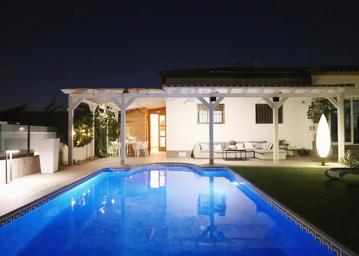 Villa De Lujo Cerca Del Mar Y Piscina Climatizada